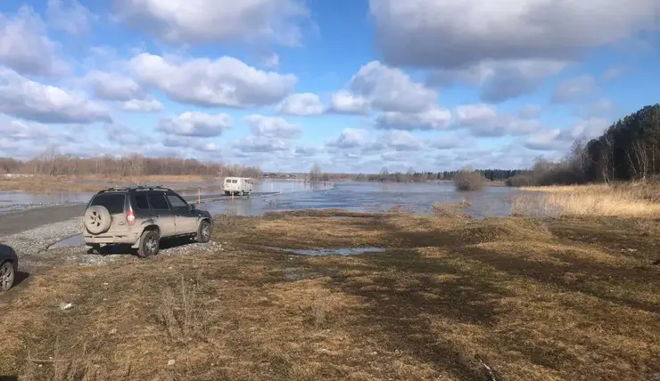 В Красноярском крае река Кас подтопила 4 жилых дома