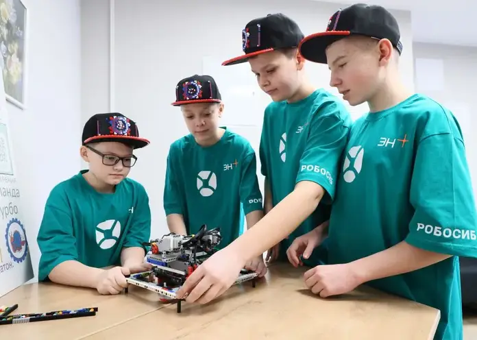 На национальный чемпионат по робототехнике «Красноярск 5.0» приехали команды со всей страны