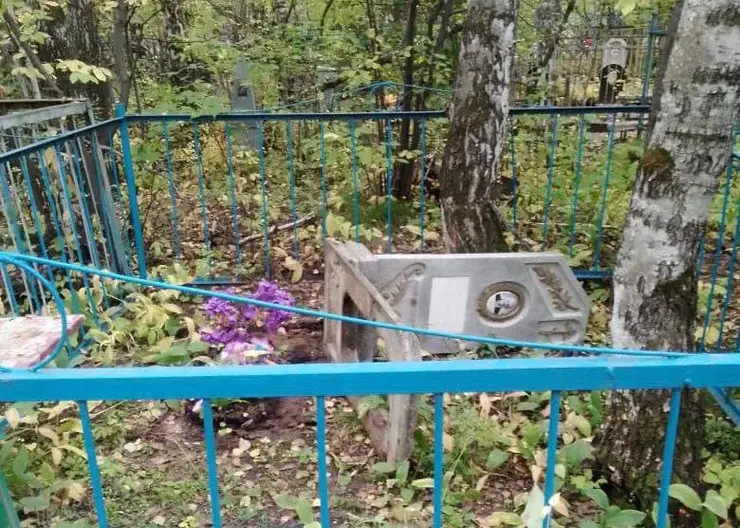 Житель Ачинска разворотил могилы ради бутылки водки