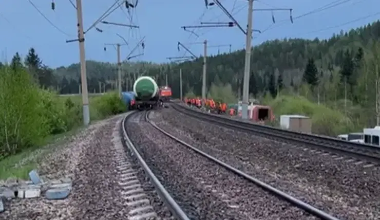 Под Красноярском восстановили движение по одному из железнодорожных путей