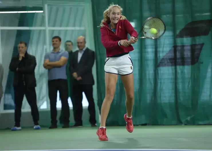 Теннисистка Мирра Андреева не смогла выйти в полуфинал турнира в Руане
