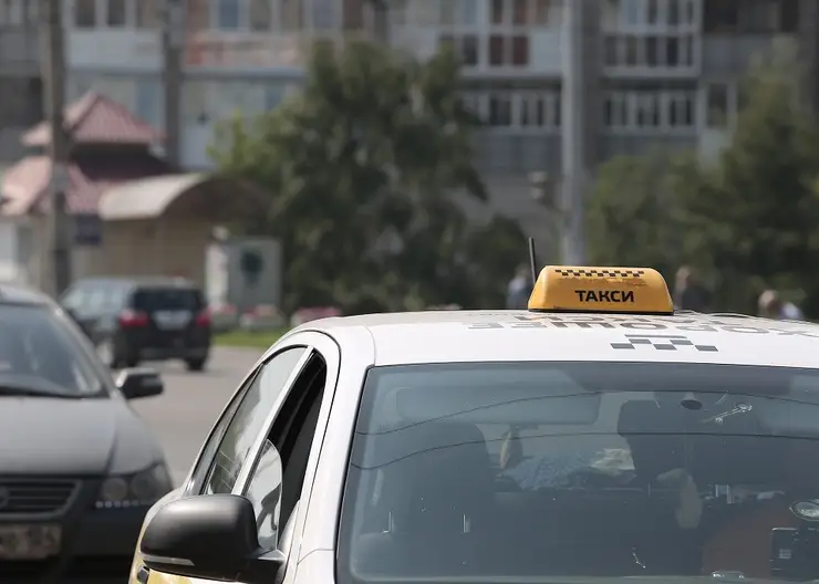Красноярским такси не хватает водителей