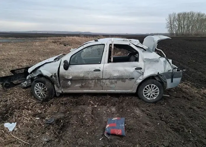 В Красноярском крае в аварии с несовершеннолетним водителем три пассажира вылетели из окон