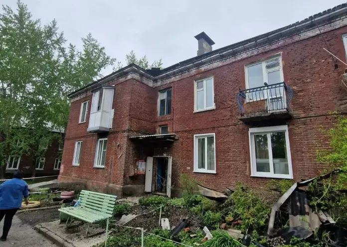 В Красноярске средства на ремонт крыши в доме на Паровозной выделят из резервного фонда