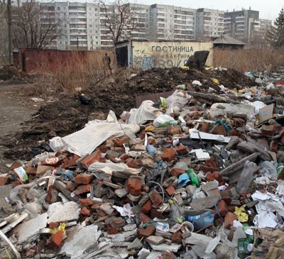 В Красноярске на месте стихийных свалок поставят контейнеры для мусора