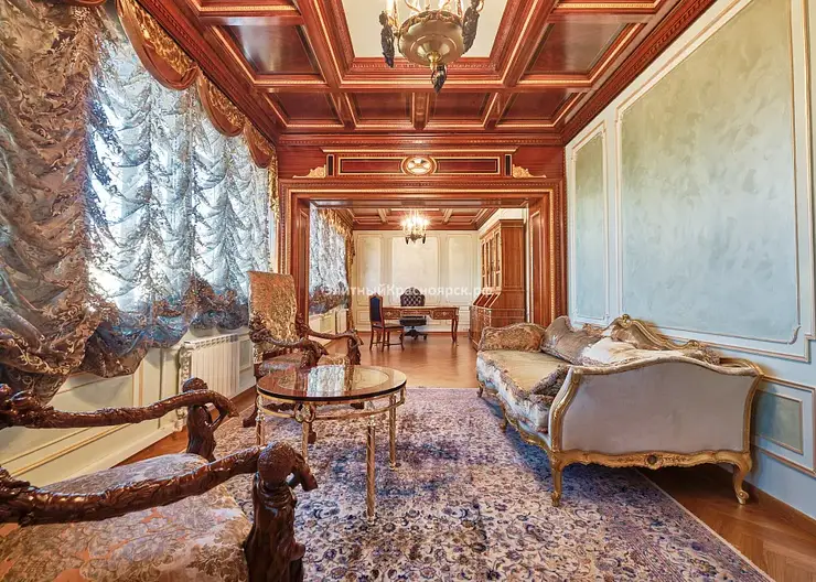 В Красноярске за 350 тысяч рублей сдают пятикомнатную квартиру-дворец
