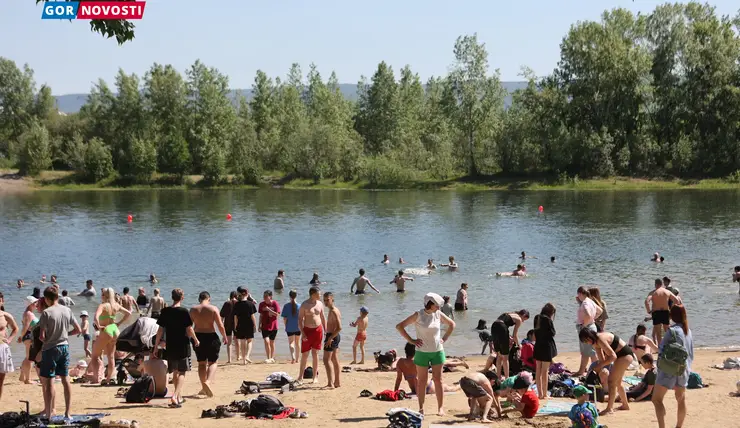 В Татышев-парке красноярцам напомнили правила отдыха на городском пляже