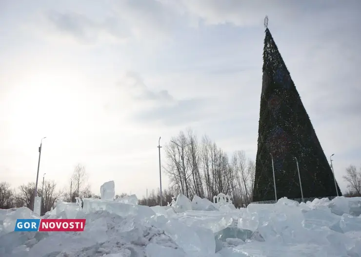 Главную елку Красноярска на острове Татышев начнут демонтировать 18 февраля