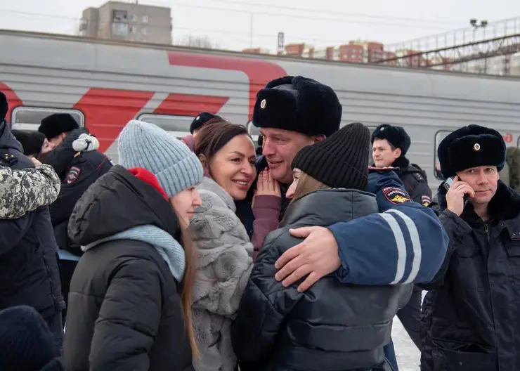 Сводный отряд полиции вернулся в Красноярск из Херсонской области