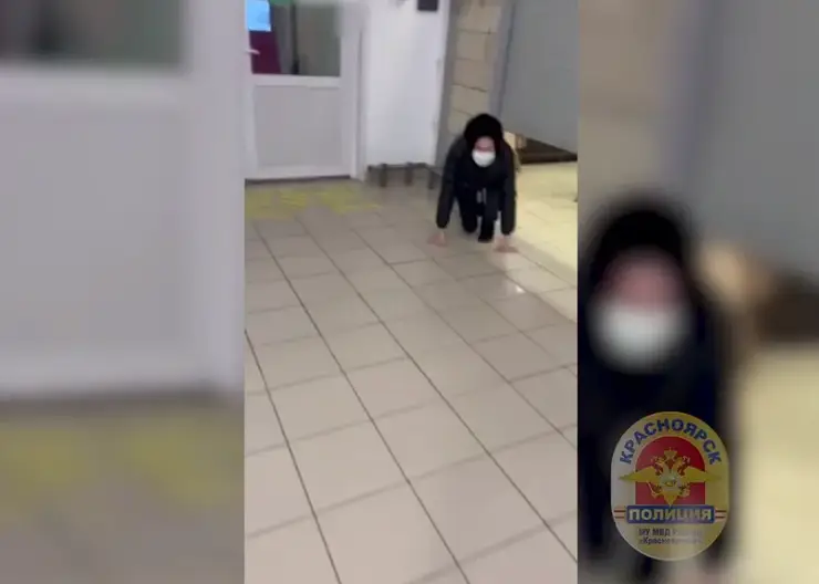 В Красноярске 21-летняя девушка попыталась обокрасть павильон и попалась знакомому следователю