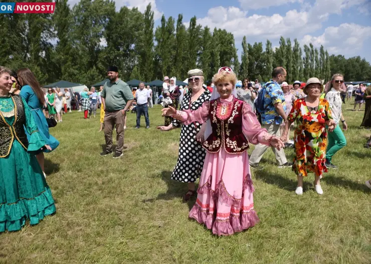 В Красноярске отметили народный татаро-башкирский праздник