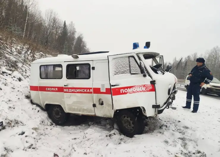 В Красноярском крае в аварии со скорой помощью погибла 47-летняя фельдшер