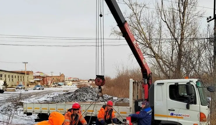 В Красноярске на улице Маерчака заблокировали незаконную точку слива «черных» ассенизаторов