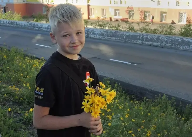 В Норильске дети продают полевые цветы, чтобы купить мотоцикл
