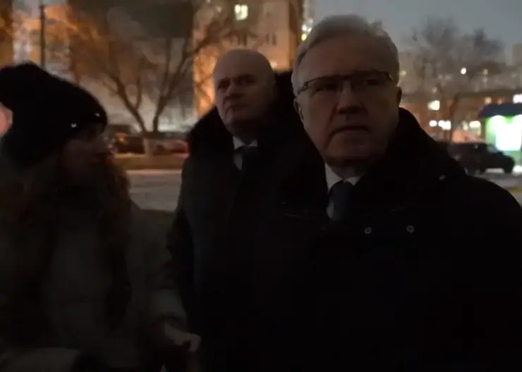Губернатор Александр Усс помог решить проблему с освещением на улице Воронова в Красноярске