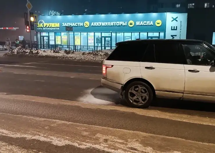 В Красноярске водитель Range Rover сбил двух 9-летних мальчиков