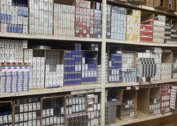 В Красноярске предприниматель закупил 10 тысяч пачек нелегально табака по просьбе покупателей