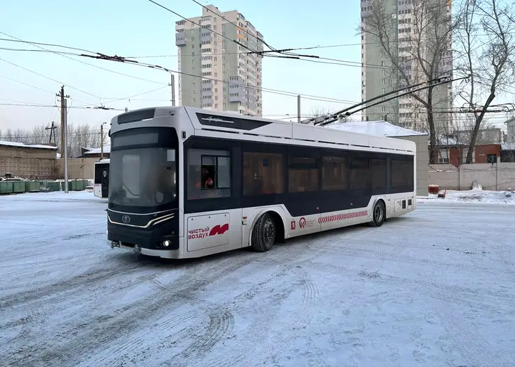 На Коммунальном мосту Красноярска начался монтаж контактной сети для троллейбусов