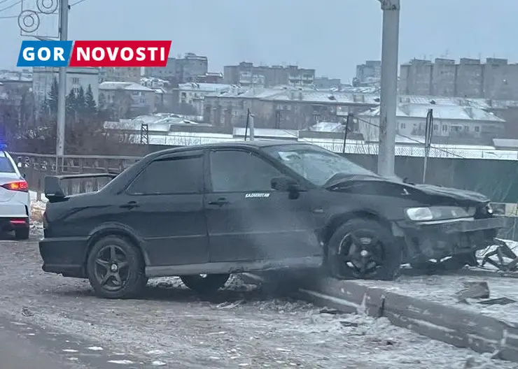 В Красноярске 21-летняя водитель не справилась с управлением и сбила женщину на Копылова