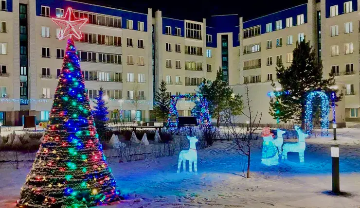 В Красноярске выбрали самые красивые новогодние витрины, офисы и дворы