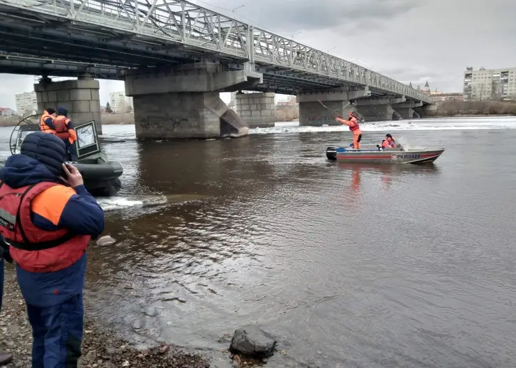 В Канске продолжаются поиски пропавших на реке школьниц