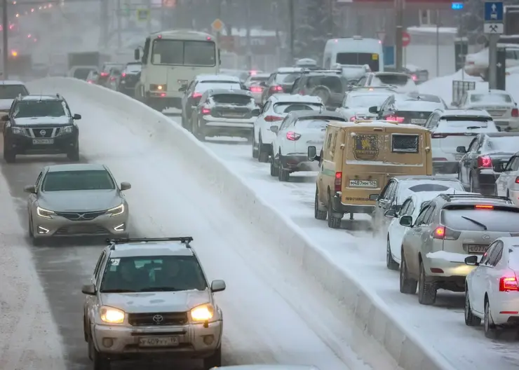 Красноярцам рассказали о правилах выбора зимних автомобильных шин