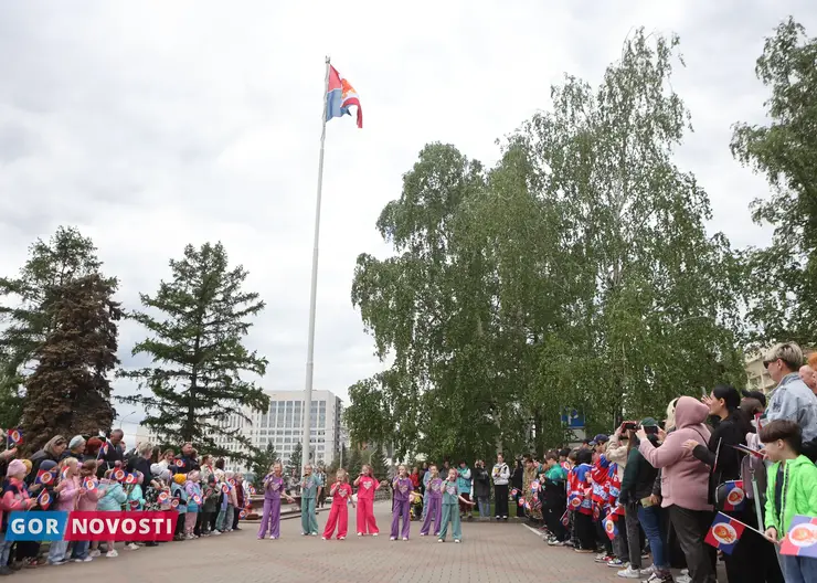 Главные Gornovosti недели: открытие летних лагерей, празднование Дня защиты детей и контракт на возведение школы в «Тихих зорях»