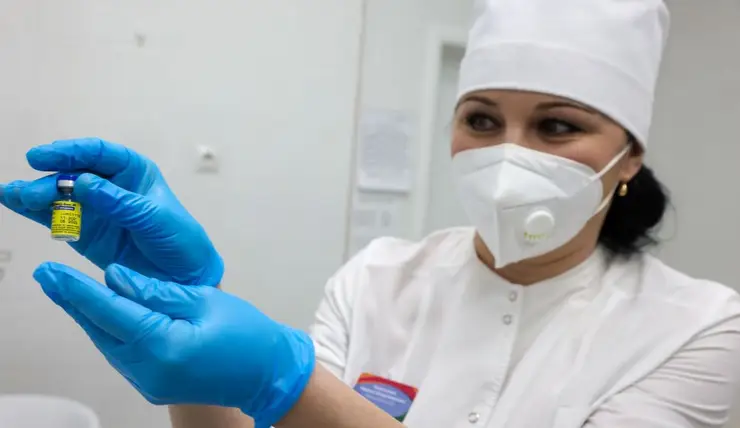 В Красноярский край доставили 720 доз вакцины от коронавируса