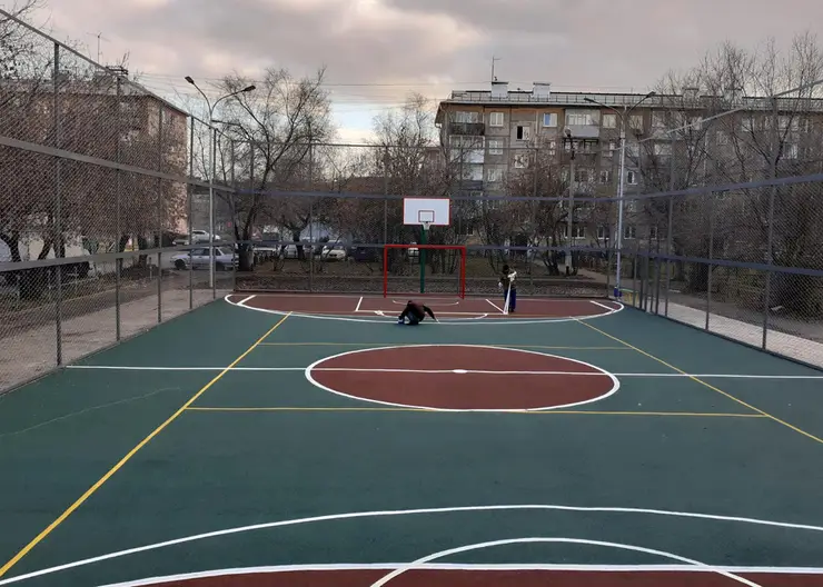 В Красноярске обустроили семь спортивных площадок во дворах