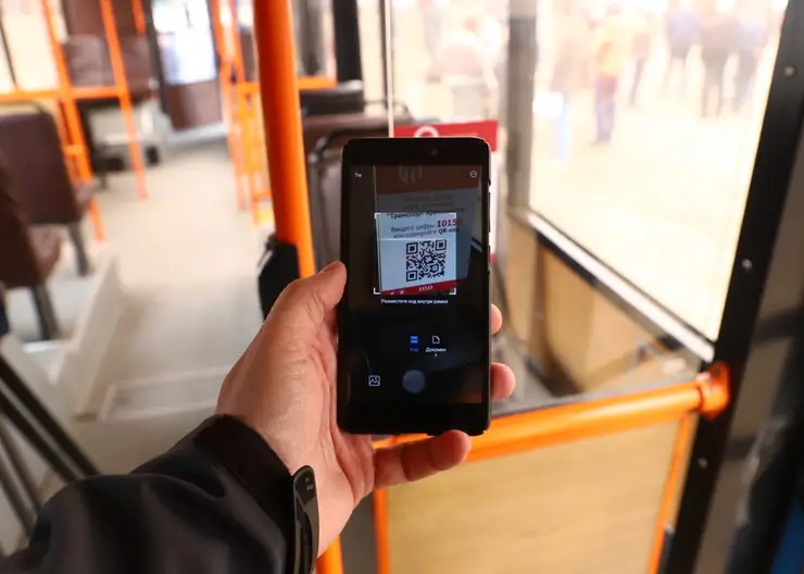 Красноярцев предупредили о возможных сбоях при оплате проезда через телефон в автобусах