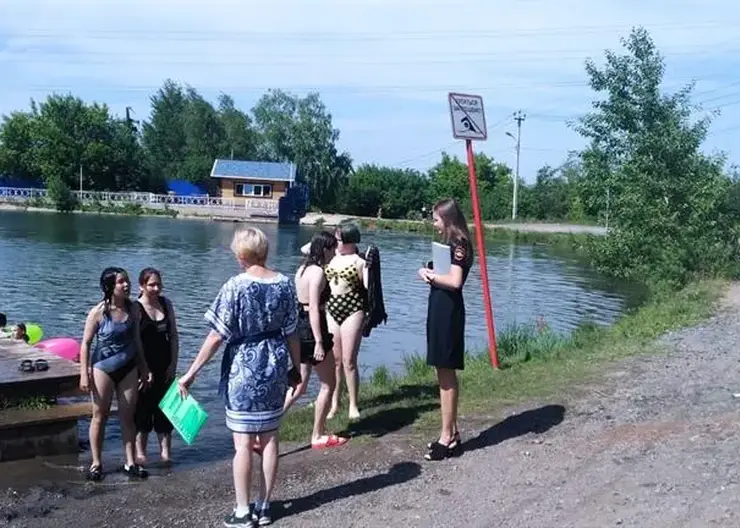 В Свердловском районе Красноярска в местах, где запрещено купание, провели 50 профилактических рейдов