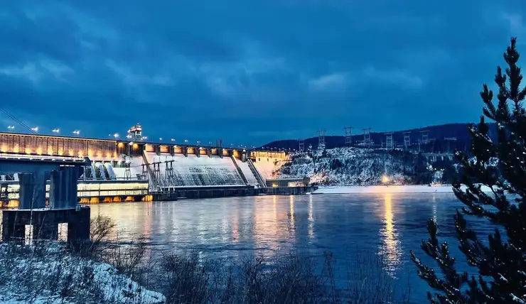 На Красноярской ГЭС все выходные будет работать праздничная подсветка