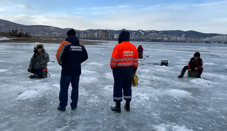 В Красноярске выросли штрафы за выход на лед в запрещенных местах