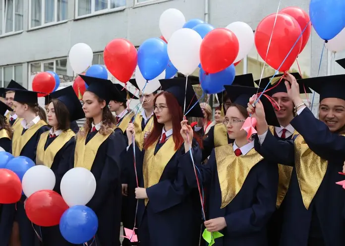 Красноярские школьники в этом году массово не празднуют выпускные в ресторанах