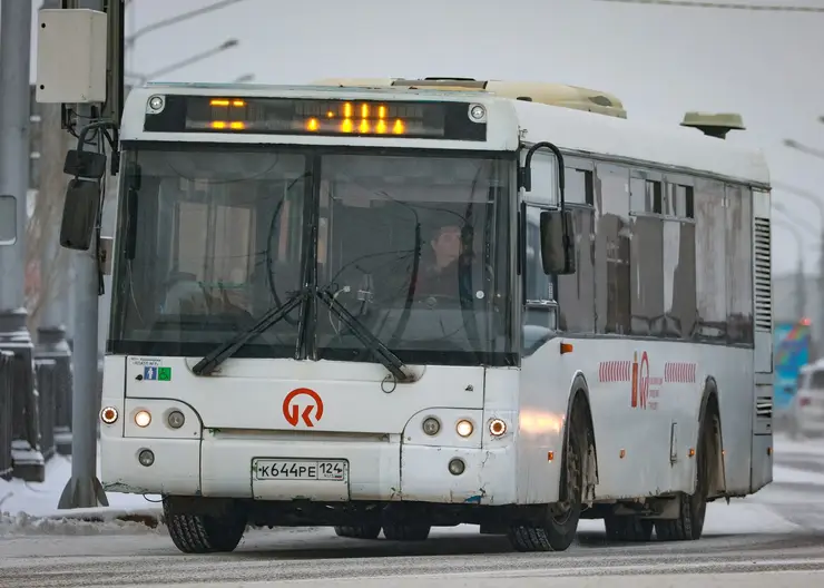 В Красноярске при аварии пострадала 19-летняя пассажирка автобуса