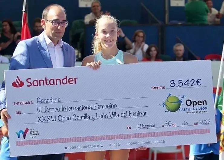 15-летняя теннисистка из Красноярска победила на крупном турнире