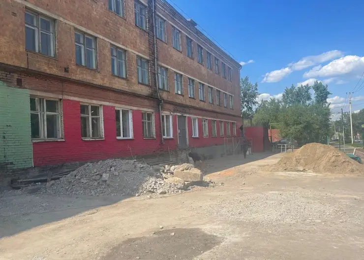 В Красноярске отремонтируют фасад школы № 65