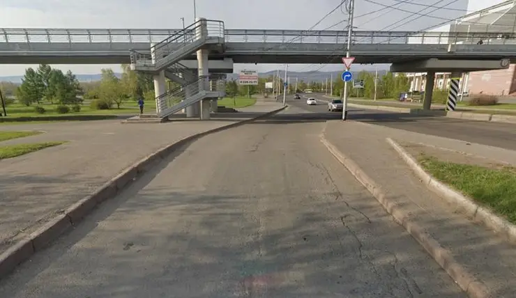 В Красноярске с 17 ноября запретят стоянку машин под вантовым мостом