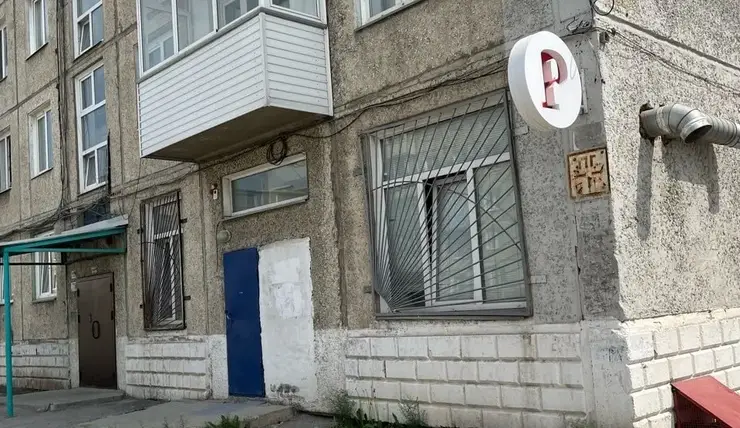 В Красноярском крае алкомаркет получил штраф за разгрузку товара под окнами жилого дома