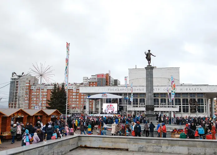 В Красноярске 3 и 4 ноября ограничат движение рядом с Театральной площадью