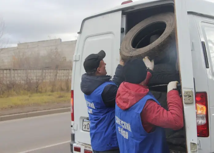 В Советском районе Красноярска с начала года собрали более 900 покрышек