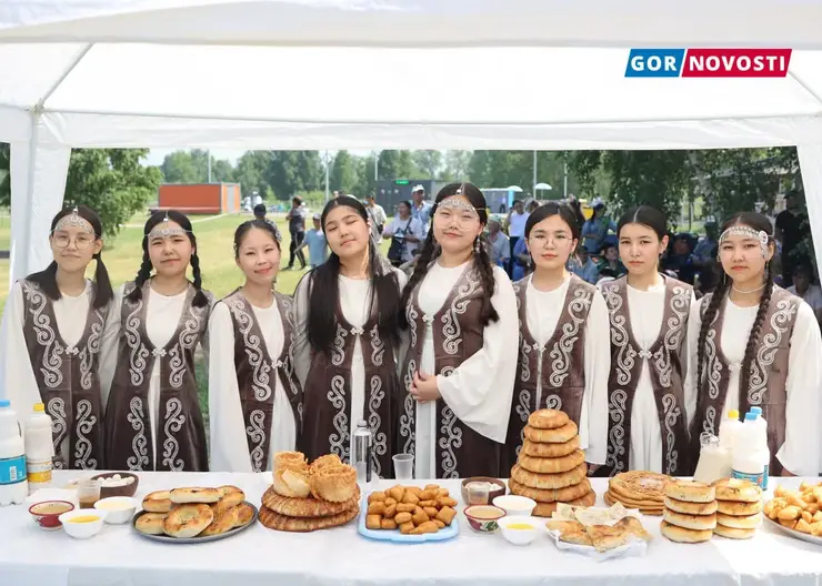 В Красноярске отметили национальный праздник Жайлоо