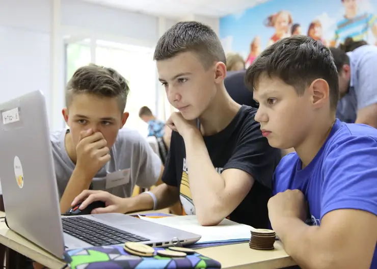 Красноярские школьники могут бесплатно обучиться языкам программирования