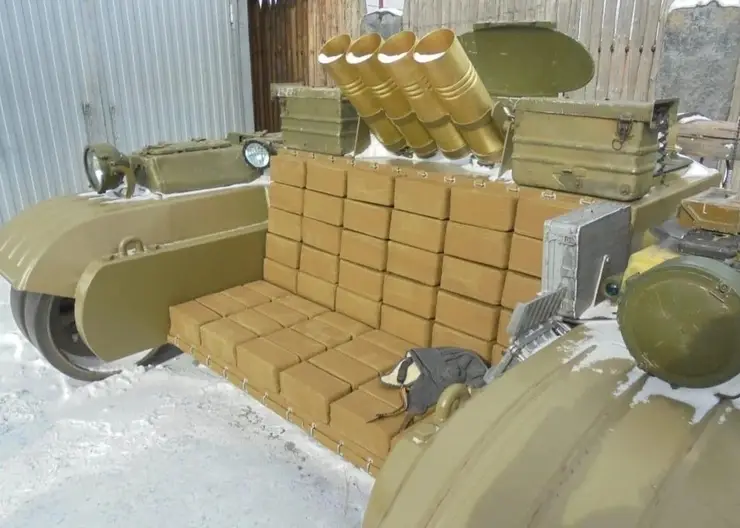 Жительница Красноярска за 250 тысяч рублей продаёт диван из танка