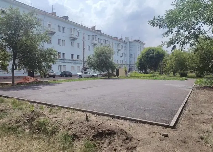В Красноярске начали принимать первые отремонтированные в этом сезоне дворы