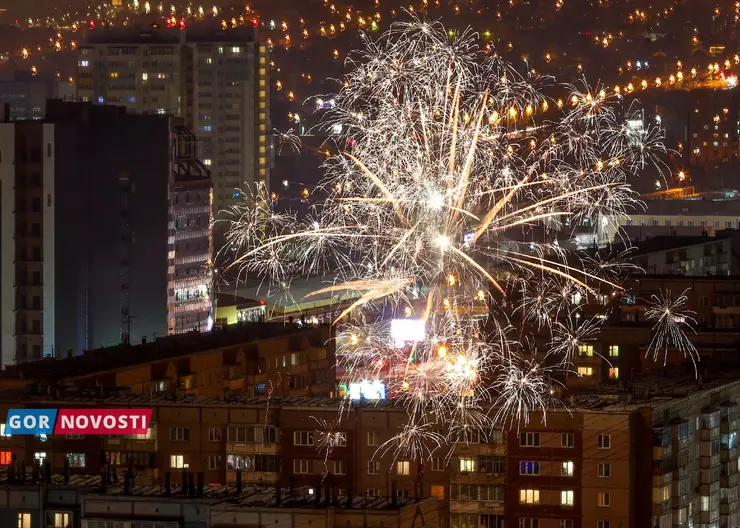 15 тысяч жителей Красноярского края приняли участие в новогодних уличных гуляниях