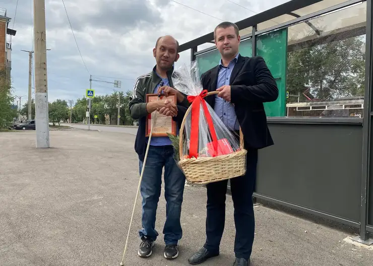 В Красноярске наградили самого активного маломобильного пассажира