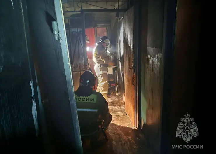 В Ленинском районе Красноярска во время ночного пожара погибли два человека