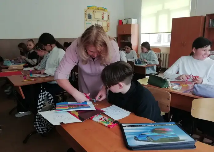 В красноярской школе № 158 планируют установить глушилки сотовой связи