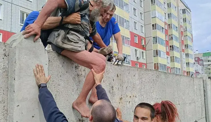 В Красноярске полицейские и волонтеры нашли пропавшего два дня назад 70-летнего пенсионера